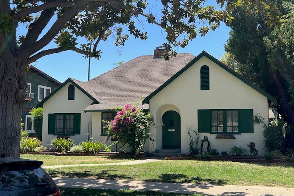 When to Combine Window Replacement with Home Painting for Seamless Curb Appeal